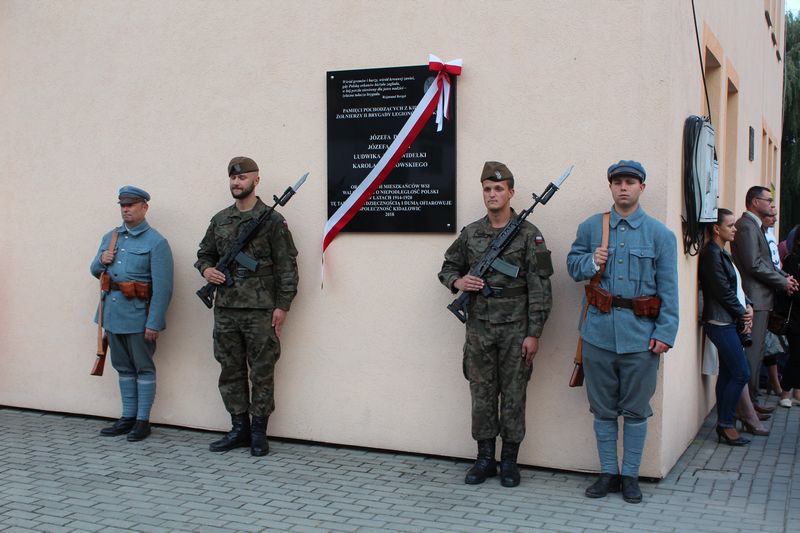Odsłonięcie tablicy Legionistów